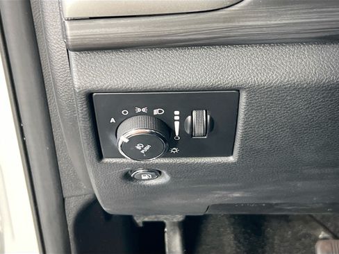 Used 2022 Jeep Grand Cherokee Laredo X AWD/4WD image 10