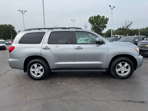 Used 2014 Toyota Sequoia SR5 AWD/4WD image 6