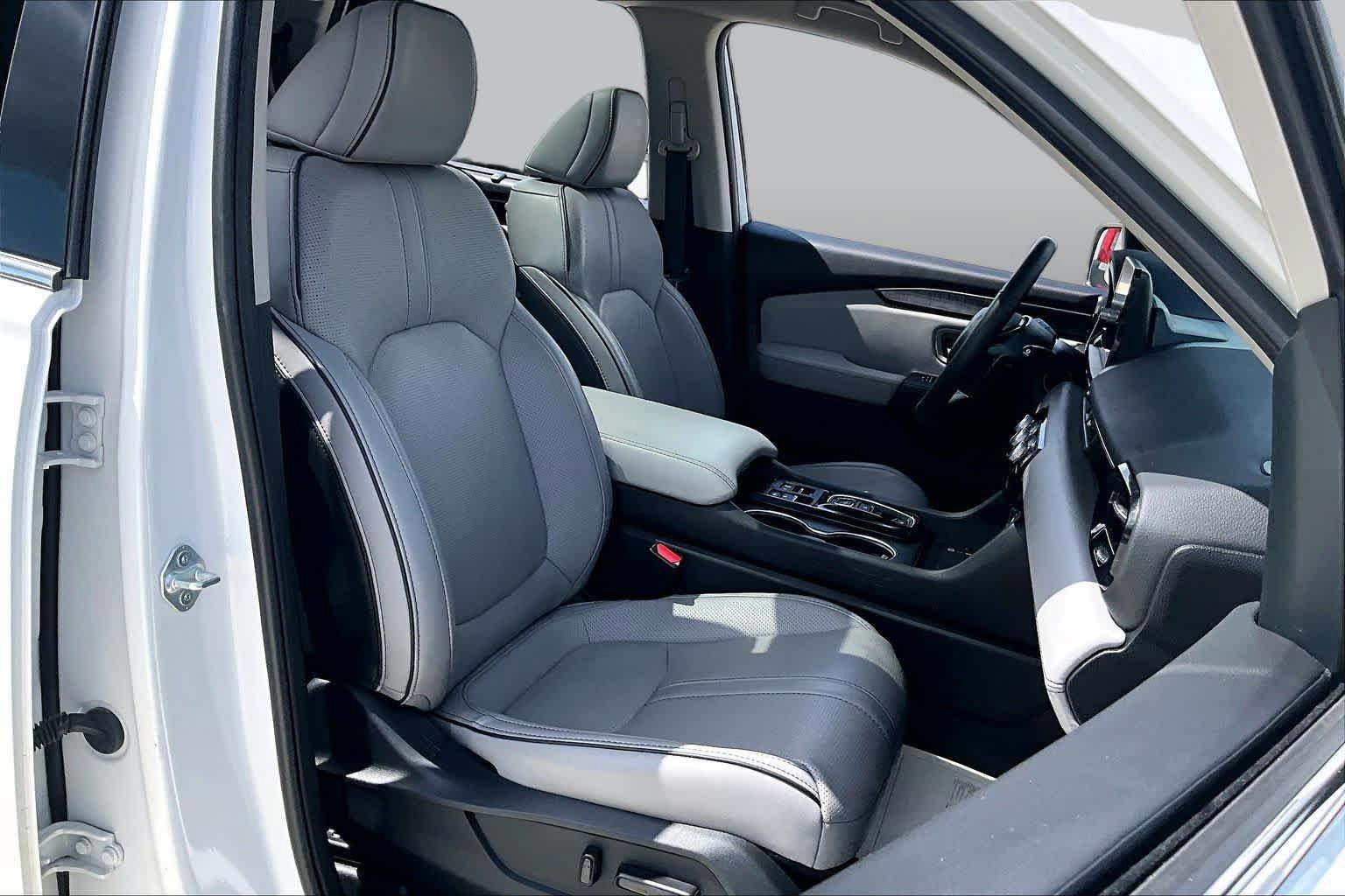 Used 2023 Honda Pilot Elite image 8