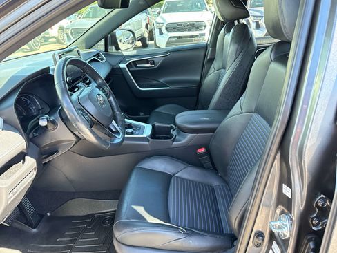 Used 2022 Toyota RAV4 XSE AWD/4WD image 11