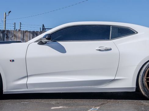Used 2019 Chevrolet Camaro SS image 2