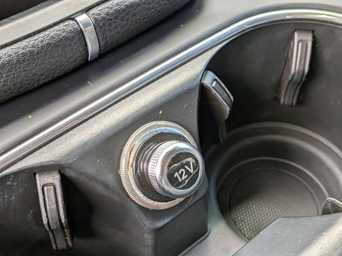 Used 2023 Porsche Cayenne AWD/4WD image 30