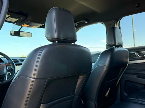 Used 2019 Ford Explorer XLT w/ Equipment Group 202A image 18