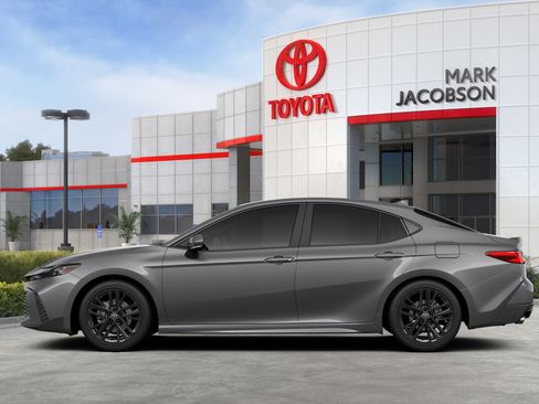 New 2026 Toyota Camry SE FWD image 4