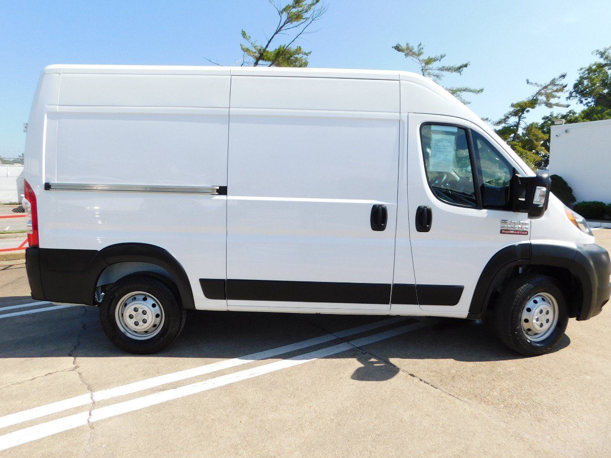 Used 2022 RAM ProMaster 2500 w/ Premium Convenience Group FWD image 2