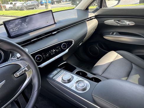 Used 2023 Genesis GV70 2.5T w/ Select Package AWD/4WD image 23