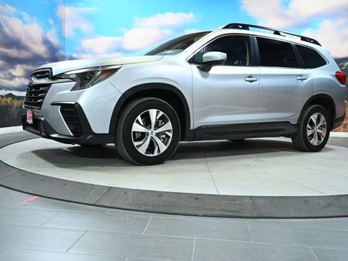Used 2025 Subaru Ascent Premium AWD/4WD image 4