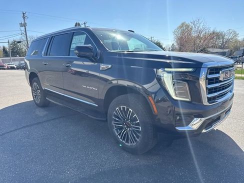 New 2026 GMC Yukon XL Elevation w/ Elevation Premium Package AWD/4WD image 7