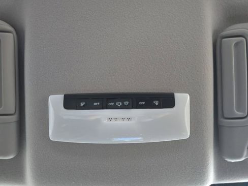 New 2025 Nissan Versa SV image 7