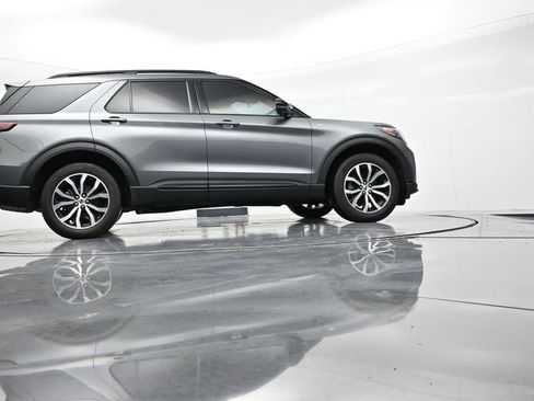 Used 2025 Ford Explorer ST-Line image 24