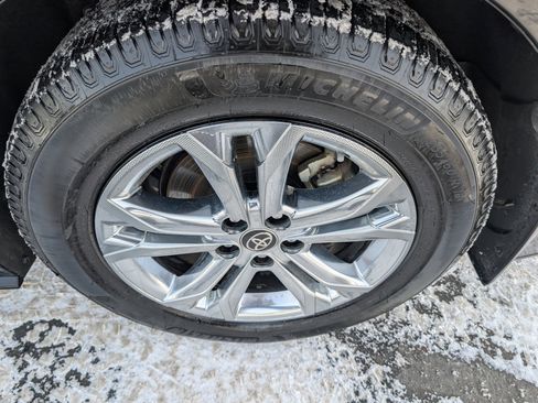 Used 2023 Toyota Sienna XSE image 9