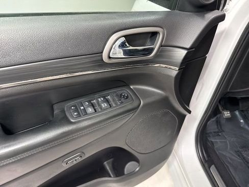 Used 2019 Jeep Grand Cherokee Limited X image 13