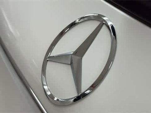 Used 2022 Mercedes-Benz GLC 300 4MATIC image 9