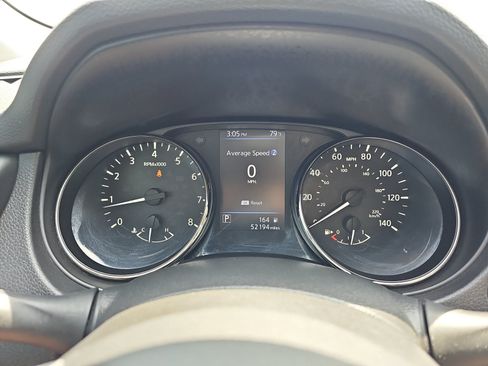 Used 2019 Nissan Rogue SV w/ Sun & Sound Touring Package FWD image 16
