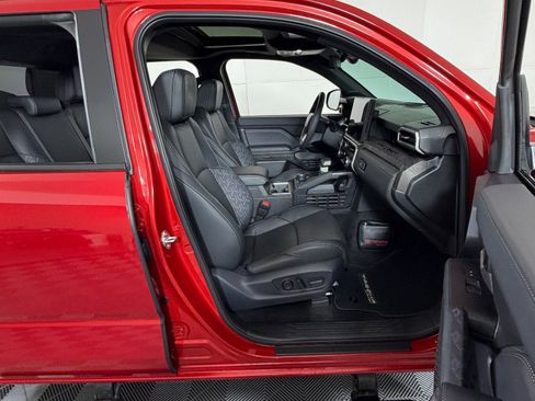 Used 2025 Toyota Tacoma Limited image 11