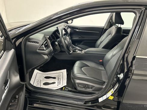 Used 2022 Toyota Camry SE AWD/4WD image 9