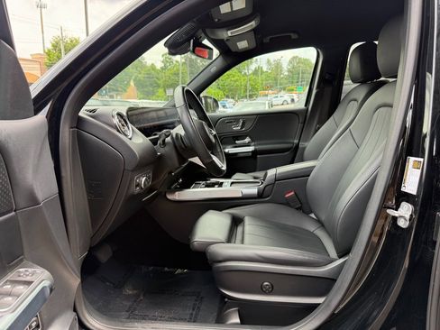 Used 2024 Mercedes-Benz GLB 250 4MATIC image 25