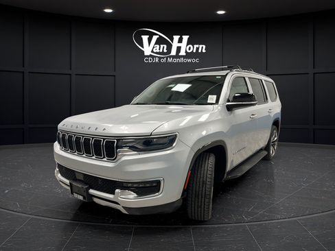 Used 2024 Jeep Wagoneer Series II w/ Premium Group I AWD/4WD image 3