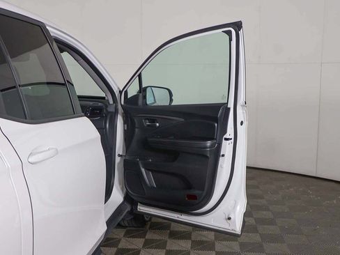 Used 2023 Honda Ridgeline Sport image 17