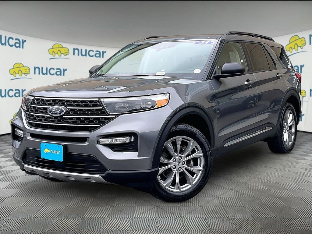 Used 2023 Ford Explorer XLT w/ Equipment Group 202A AWD/4WD image 3