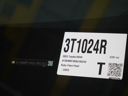 Used 2025 Toyota RAV4 XLE image 28