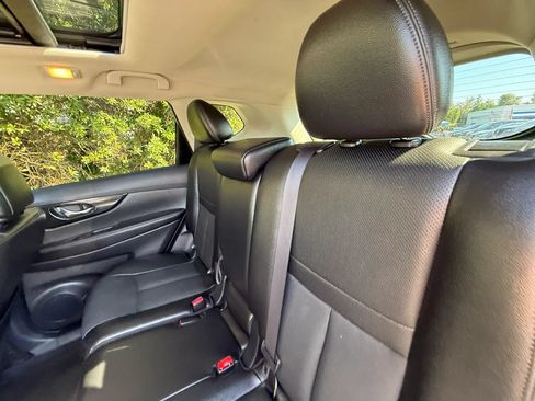 Used 2017 Nissan Rogue SL w/ SL Premium Package AWD/4WD image 30
