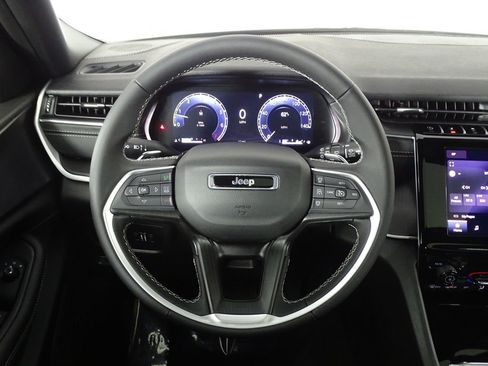 New 2025 Jeep Grand Cherokee L Laredo image 24