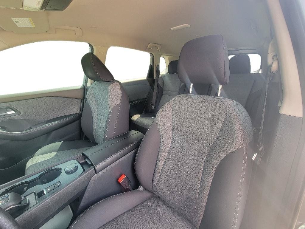 Used 2022 Nissan Rogue SV AWD/4WD image 8