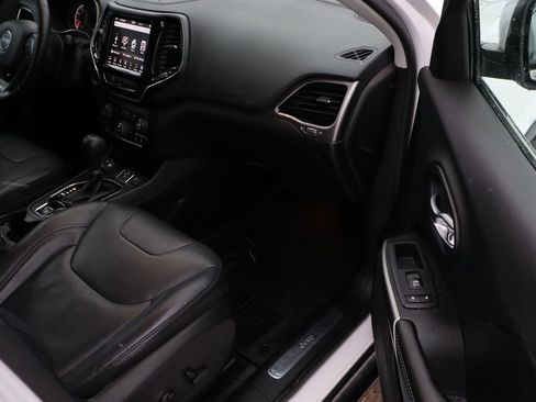 Used 2020 Jeep Cherokee Limited image 46