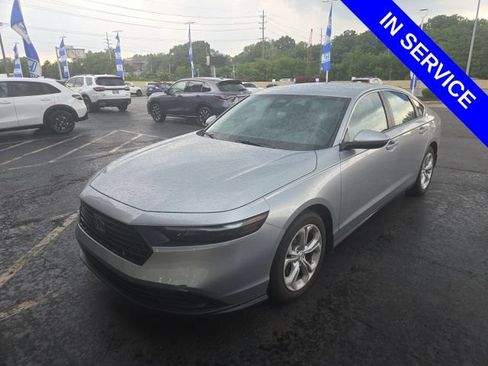 Used 2025 Honda Accord LX image 3