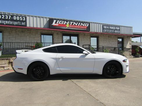 Used 2019 Ford Mustang Coupe w/ Ecoboost Performance Package RWD image 5
