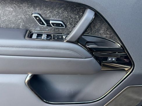 New 2026 Land Rover Range Rover Sport SV image 24