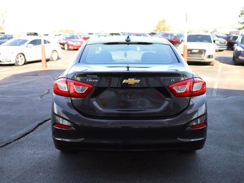 Used 2017 Chevrolet Cruze LT image 6