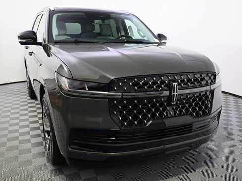 New 2026 Lincoln Navigator Black Label AWD/4WD image 9