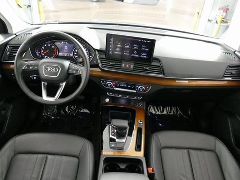 Used 2023 Audi Q5 2.0T Premium w/ Convenience Package image 24