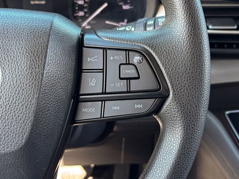 Used 2023 Toyota Sienna LE image 26