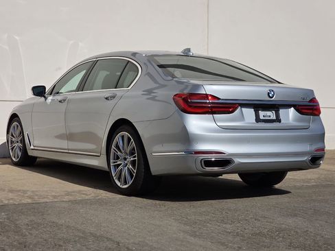 Used 2019 BMW 750i w/ Executive Package image 3