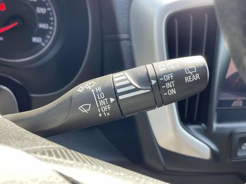 Used 2024 GMC Terrain SLE AWD/4WD image 31
