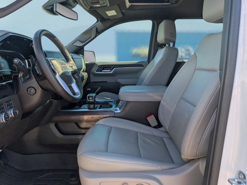 Used 2023 GMC Sierra 1500 SLT w/ SLT Premium Package image 17