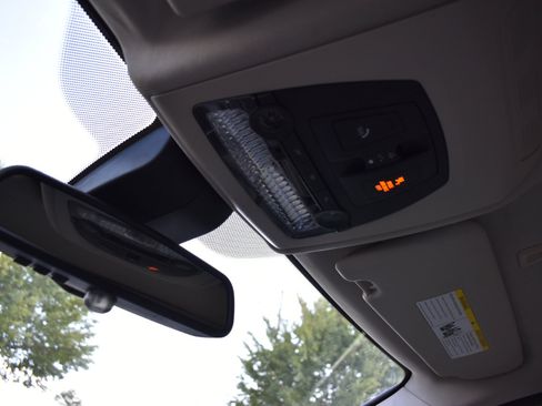 Used 2015 BMW 550i Sedan image 46