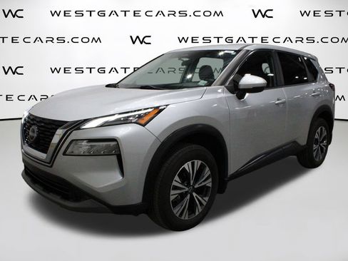 Used 2022 Nissan Rogue SV image 1