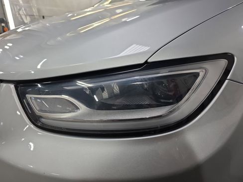 Used 2023 Chrysler Pacifica Touring-L image 32