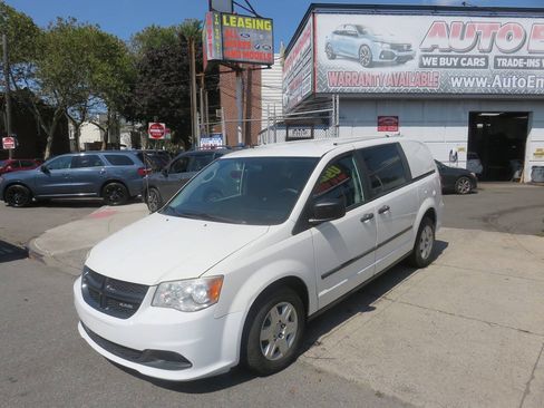 Used 2013 RAM C/V Tradesman FWD image 2