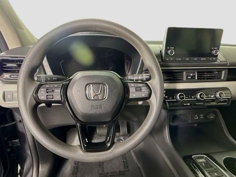 Used 2023 Honda Pilot LX image 11