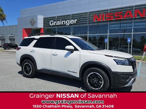 Used 2025 Nissan Pathfinder Rock Creek AWD/4WD image 1