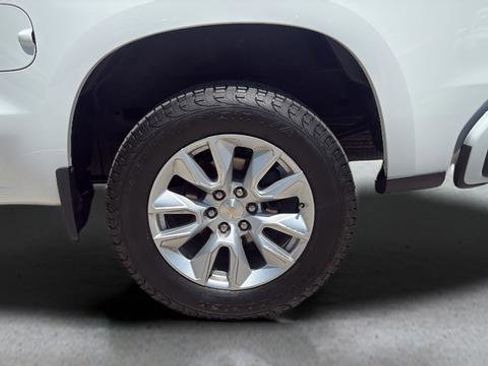 Used 2022 Chevrolet Silverado 1500 Custom w/ Safety Confidence Package AWD/4WD image 35
