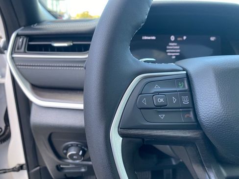 New 2025 Jeep Grand Cherokee Limited w/ Black Appearance Package image 24