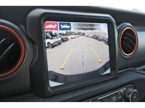 Used 2021 Jeep Gladiator Mojave AWD/4WD image 23