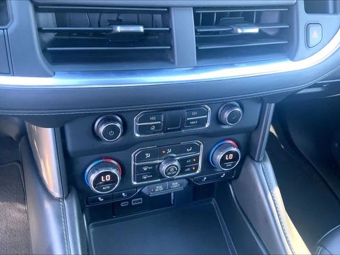 Used 2023 Chevrolet Tahoe LT w/ Luxury Package AWD/4WD image 35