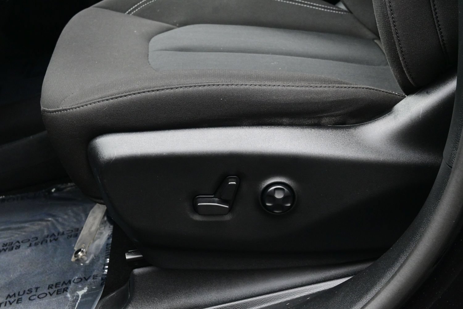 Used 2024 Chrysler Pacifica Touring FWD image 14